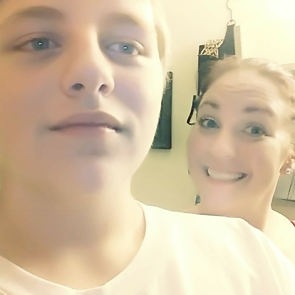 Meet your Posher, Monica - Picture 2 of 2